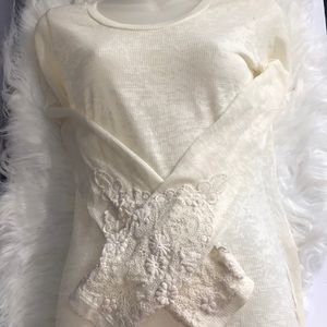 NWOT Byblos long embroidered sleeve top L